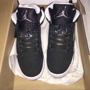 Jordan Retro 5 Oreo 6Y Sneakers